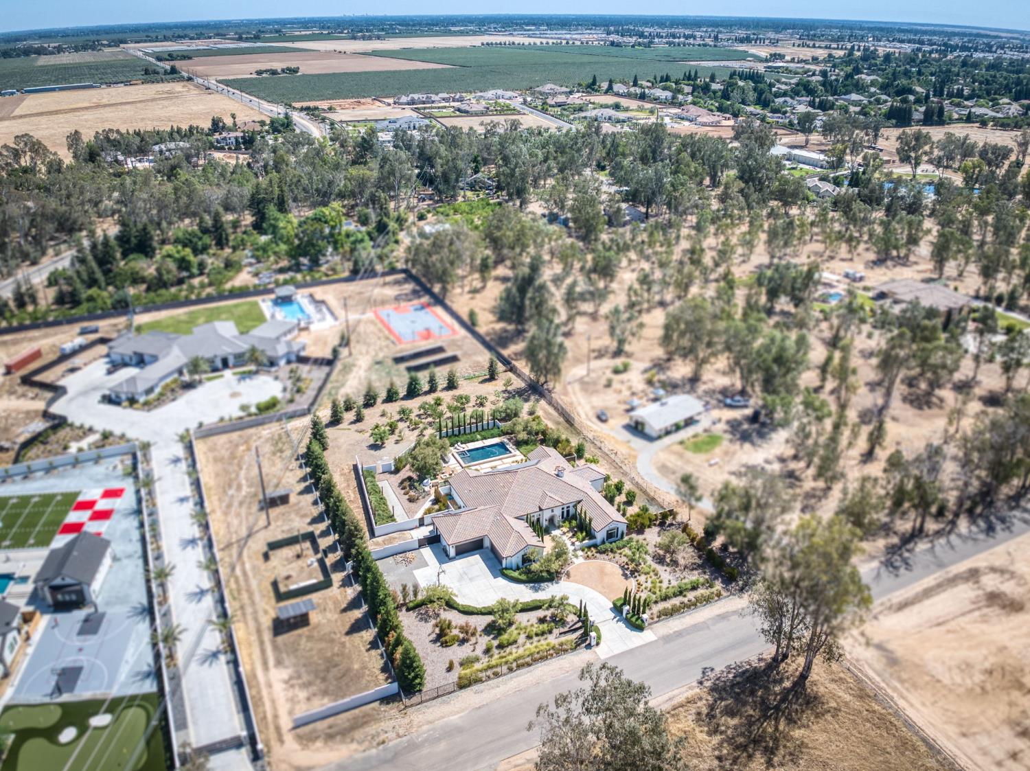 3825 Reno Ave, Clovis, CA 93619