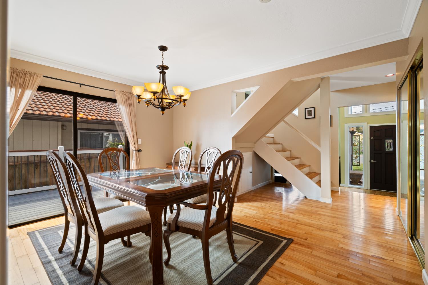 256 6th St, Half Moon Bay, CA 94037