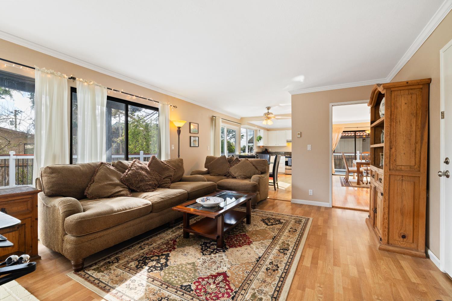 256 6th St, Half Moon Bay, CA 94037