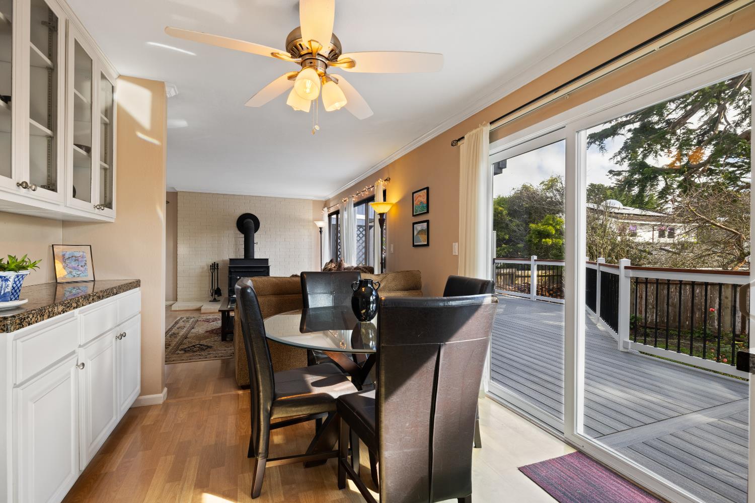 256 6th St, Half Moon Bay, CA 94037