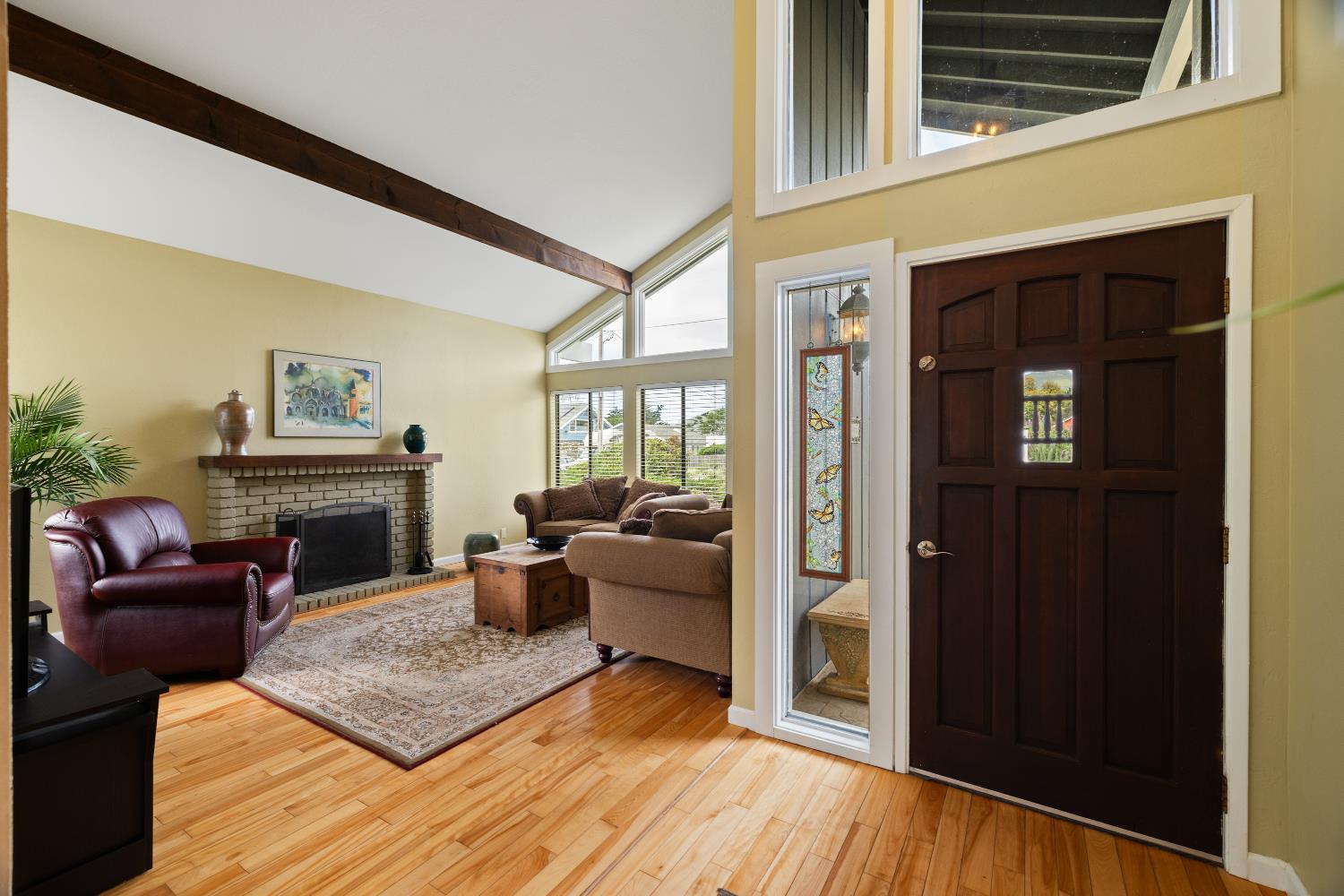 256 6th St, Half Moon Bay, CA 94037