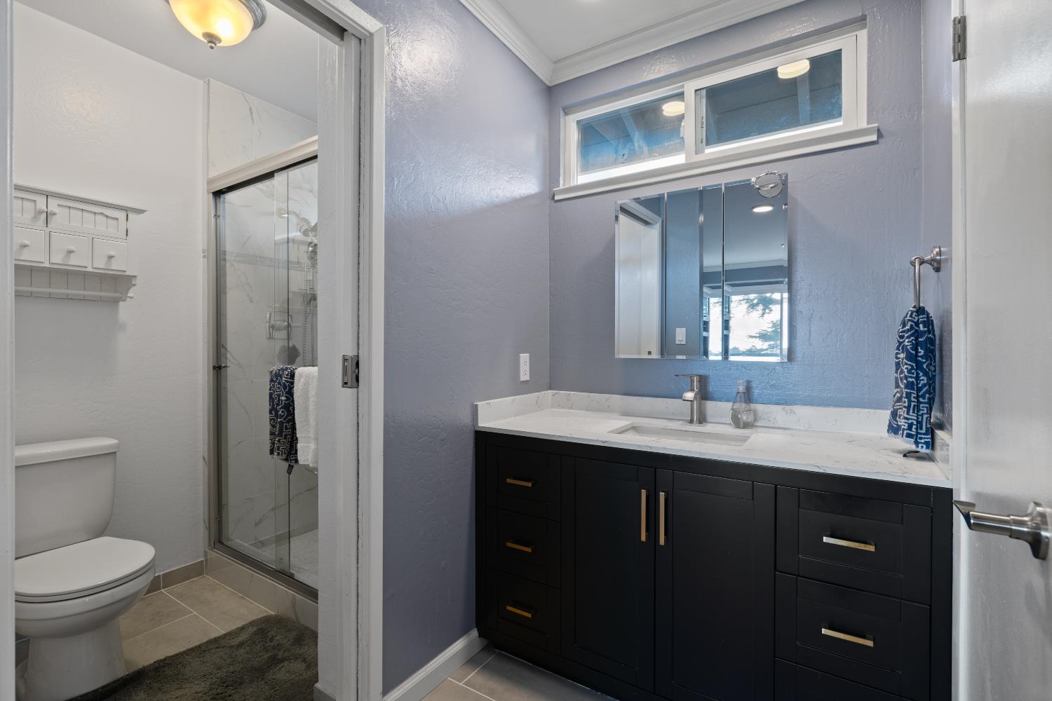 256 6th St, Half Moon Bay, CA 94037