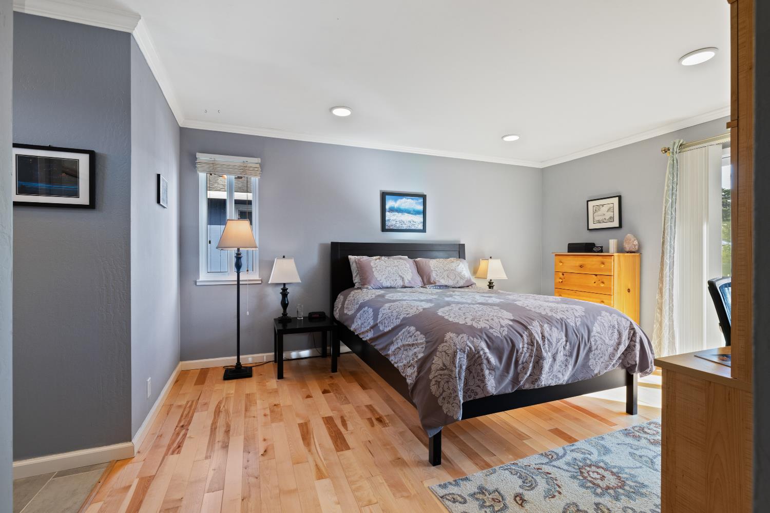 256 6th St, Half Moon Bay, CA 94037