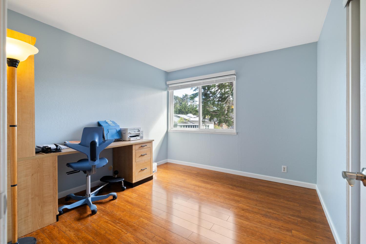 256 6th St, Half Moon Bay, CA 94037