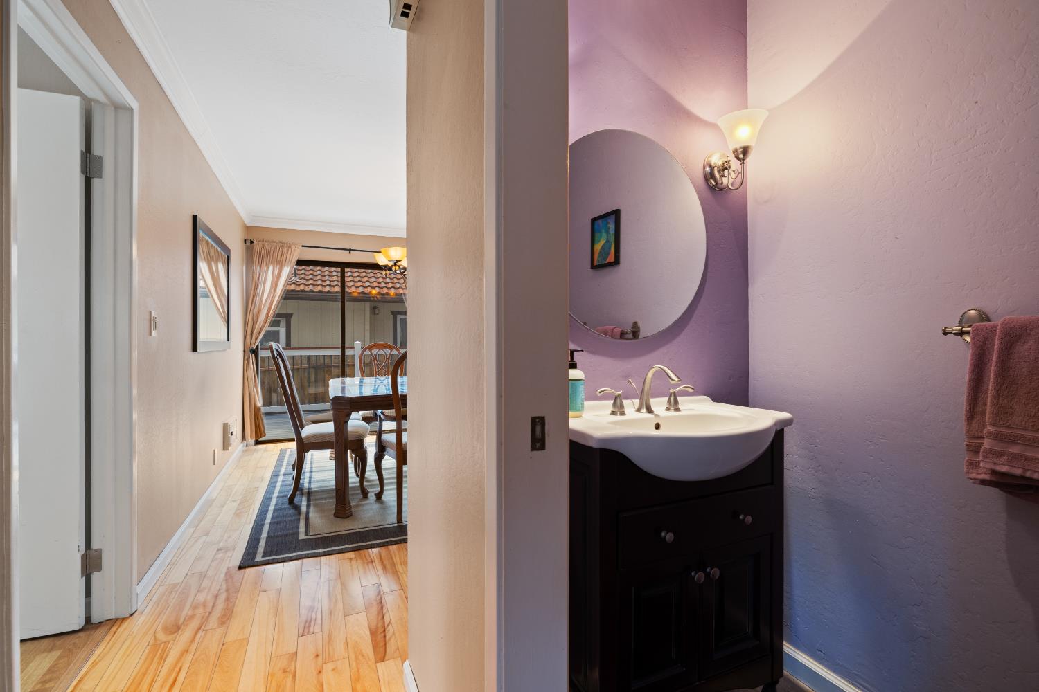256 6th St, Half Moon Bay, CA 94037