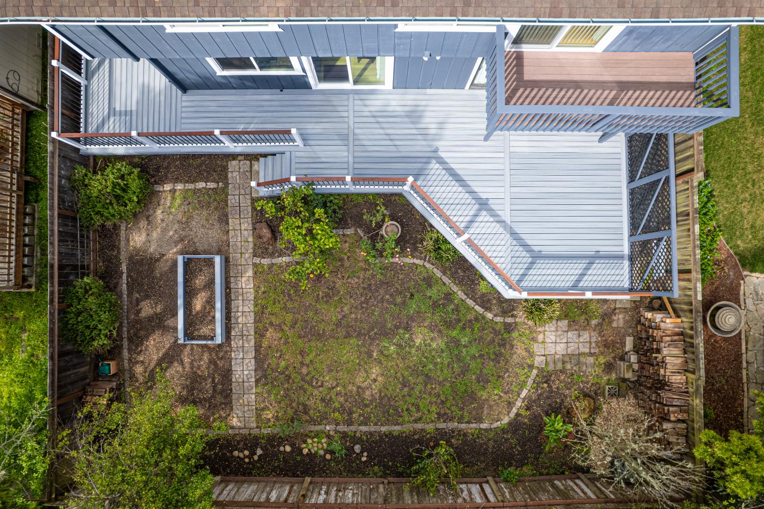 256 6th St, Half Moon Bay, CA 94037