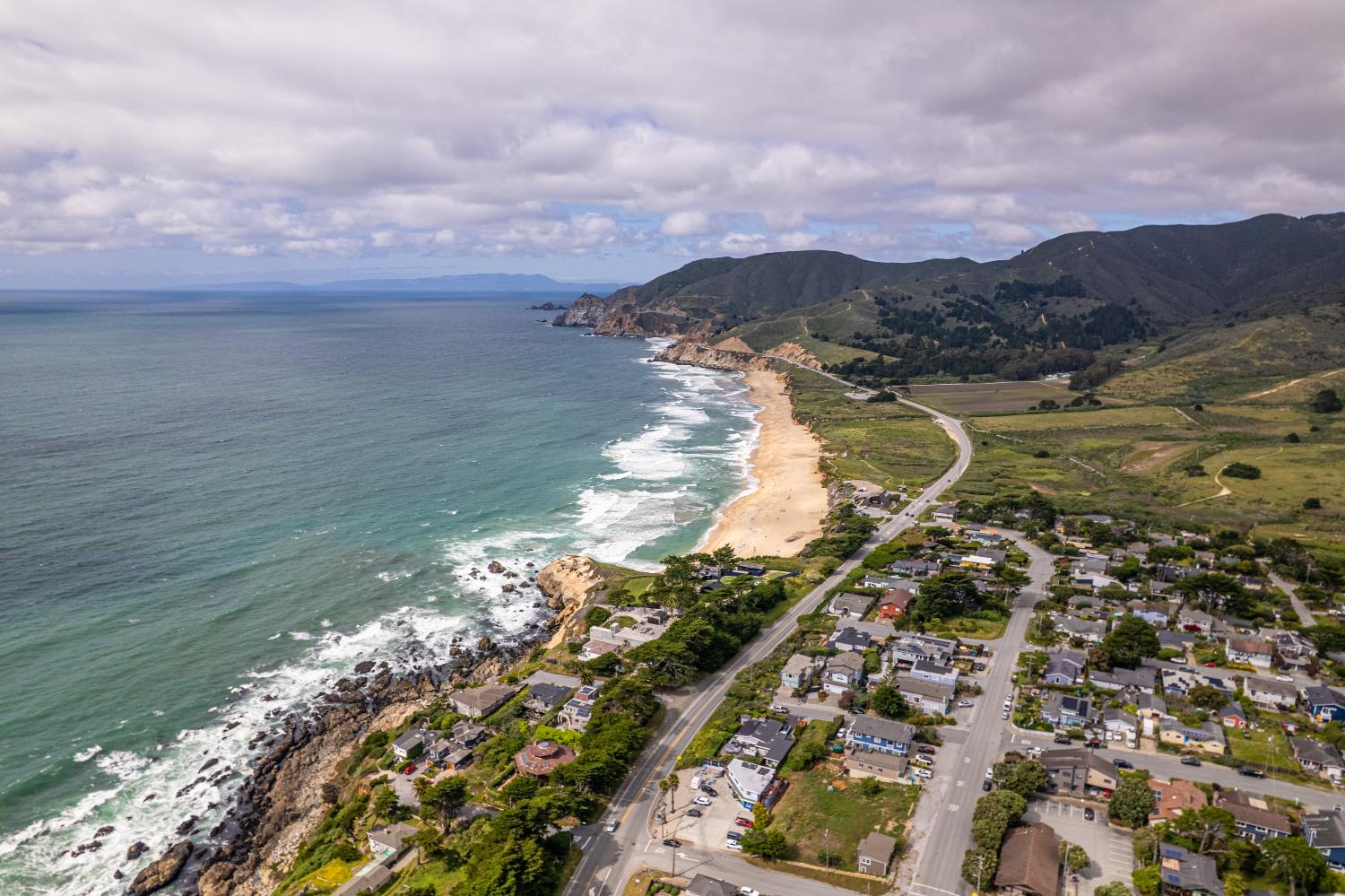 256 6th St, Half Moon Bay, CA 94037