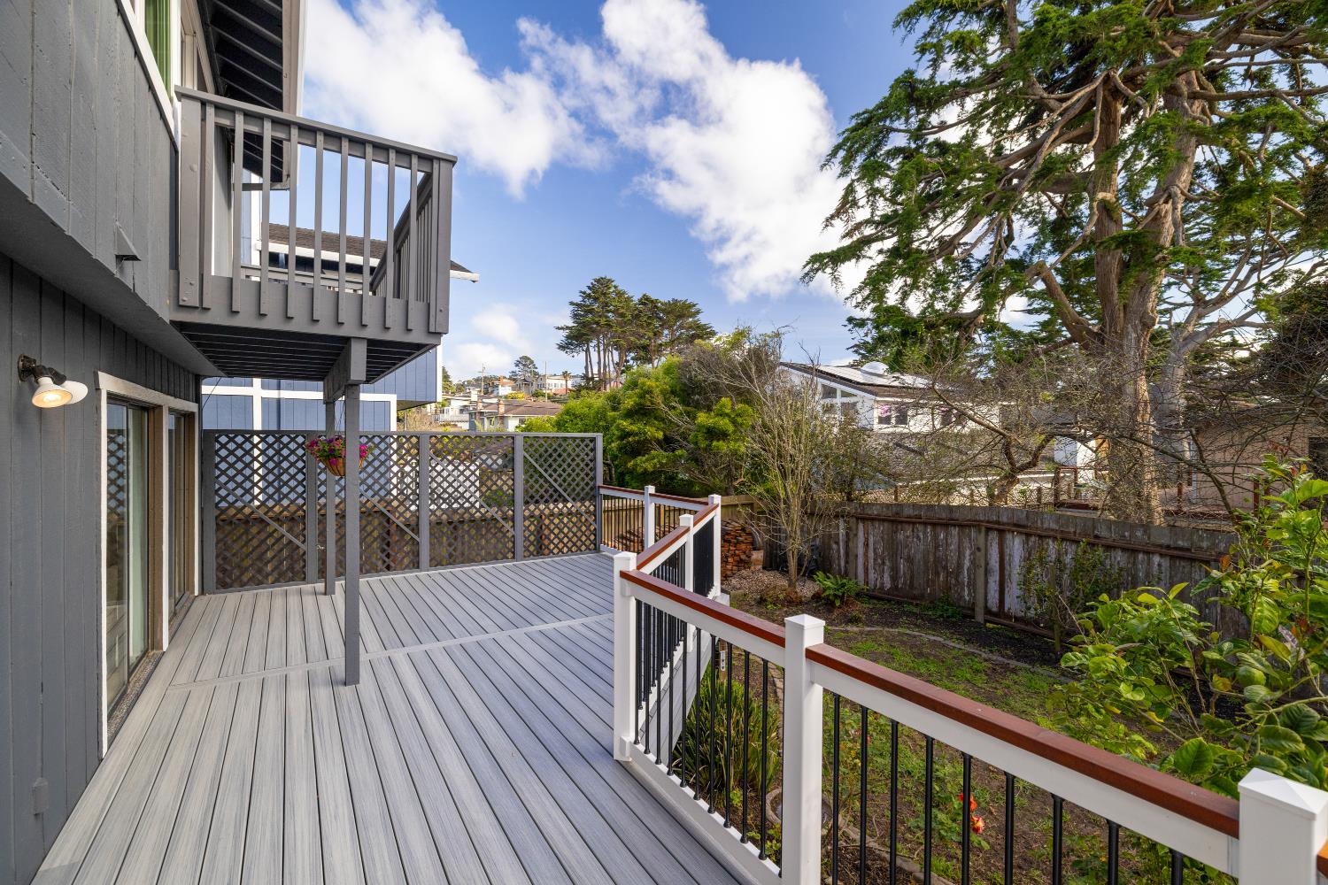 256 6th St, Half Moon Bay, CA 94037