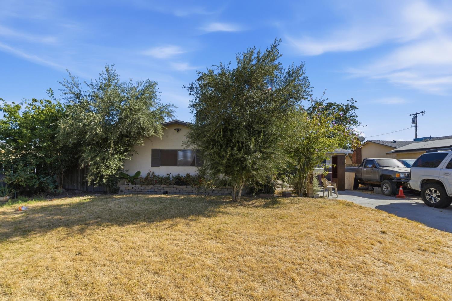 1165 E Malone St, Hanford, CA 93230