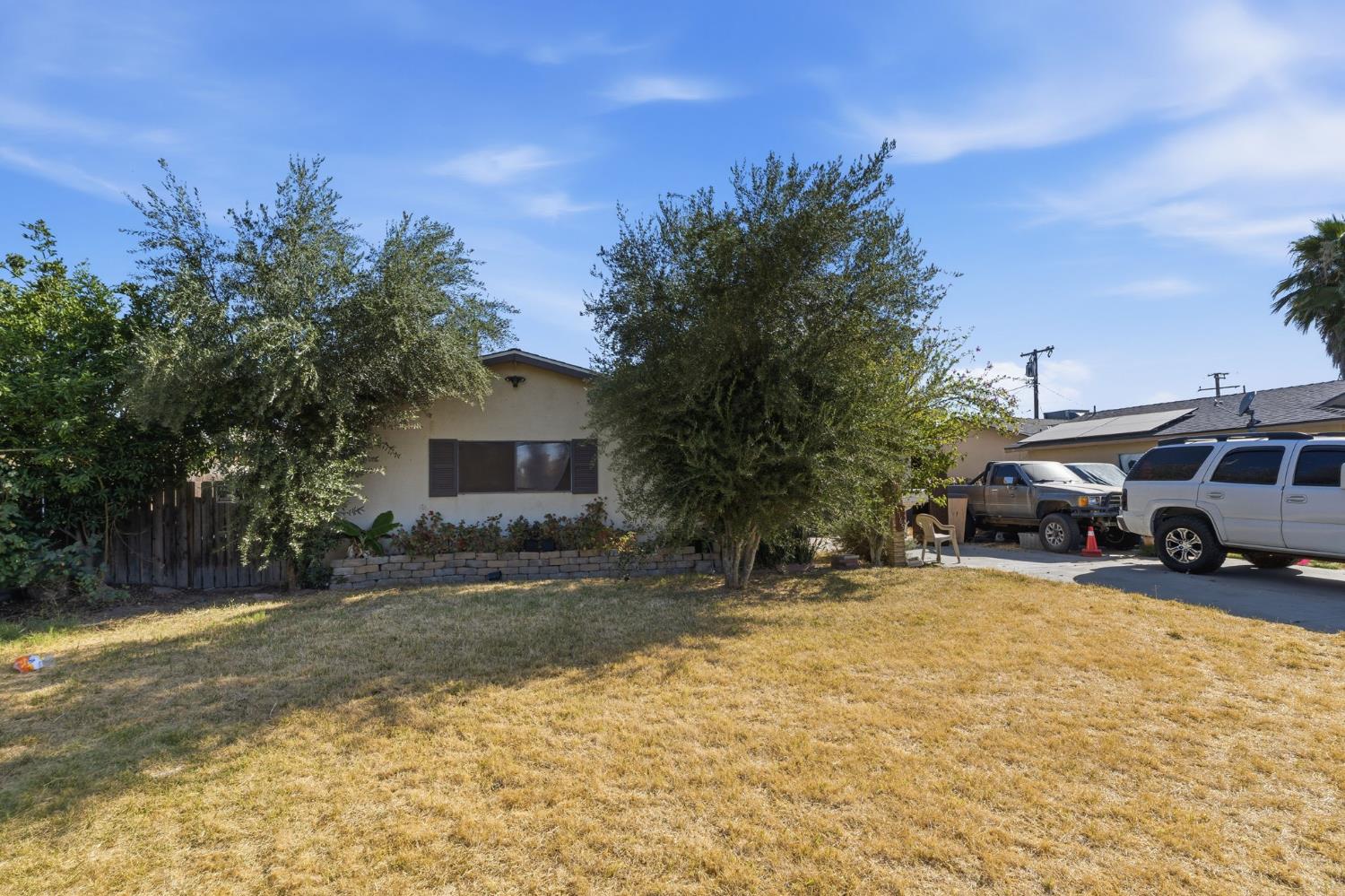 1165 E Malone St, Hanford, CA 93230