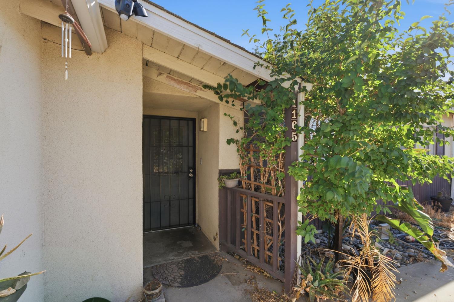 1165 E Malone St, Hanford, CA 93230