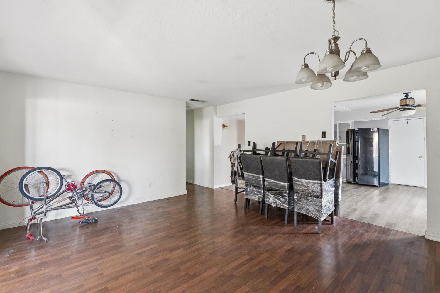 1165 E Malone St, Hanford, CA 93230