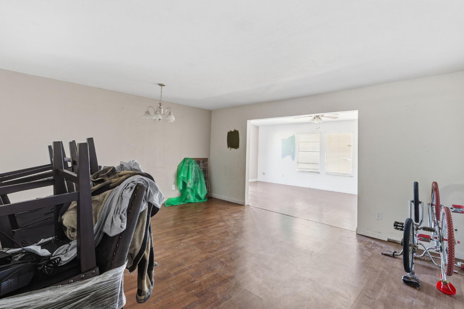 1165 E Malone St, Hanford, CA 93230