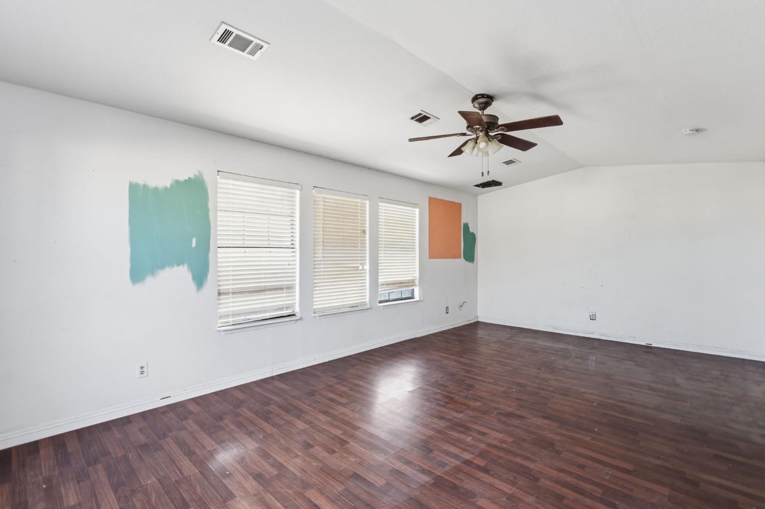 1165 E Malone St, Hanford, CA 93230