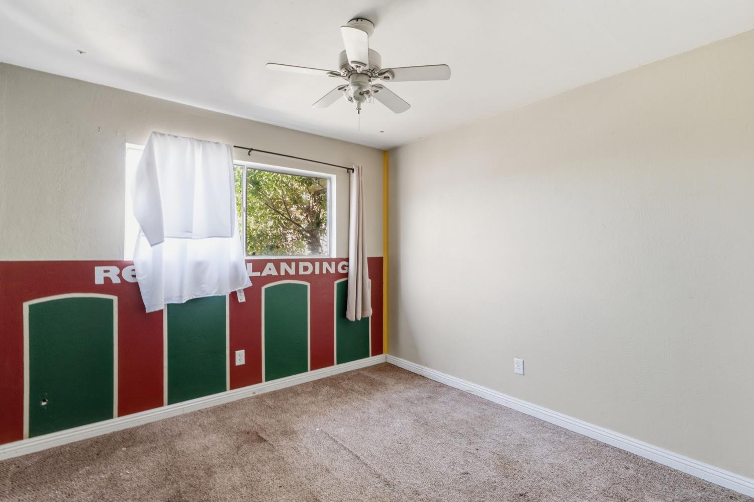1165 E Malone St, Hanford, CA 93230