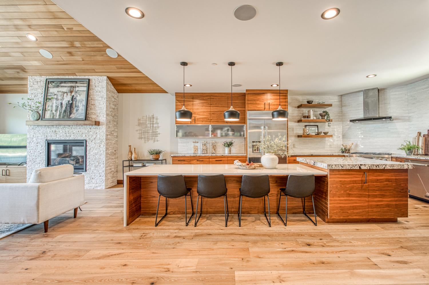 44687 Lakeview, Shaver Lake, CA 93664