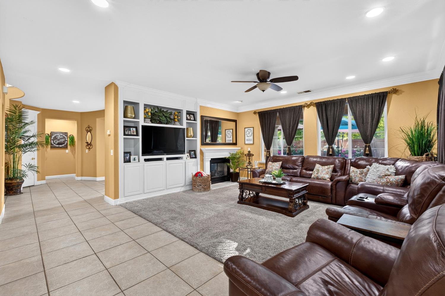 1720 N Filbert Ave, Clovis, CA 93619