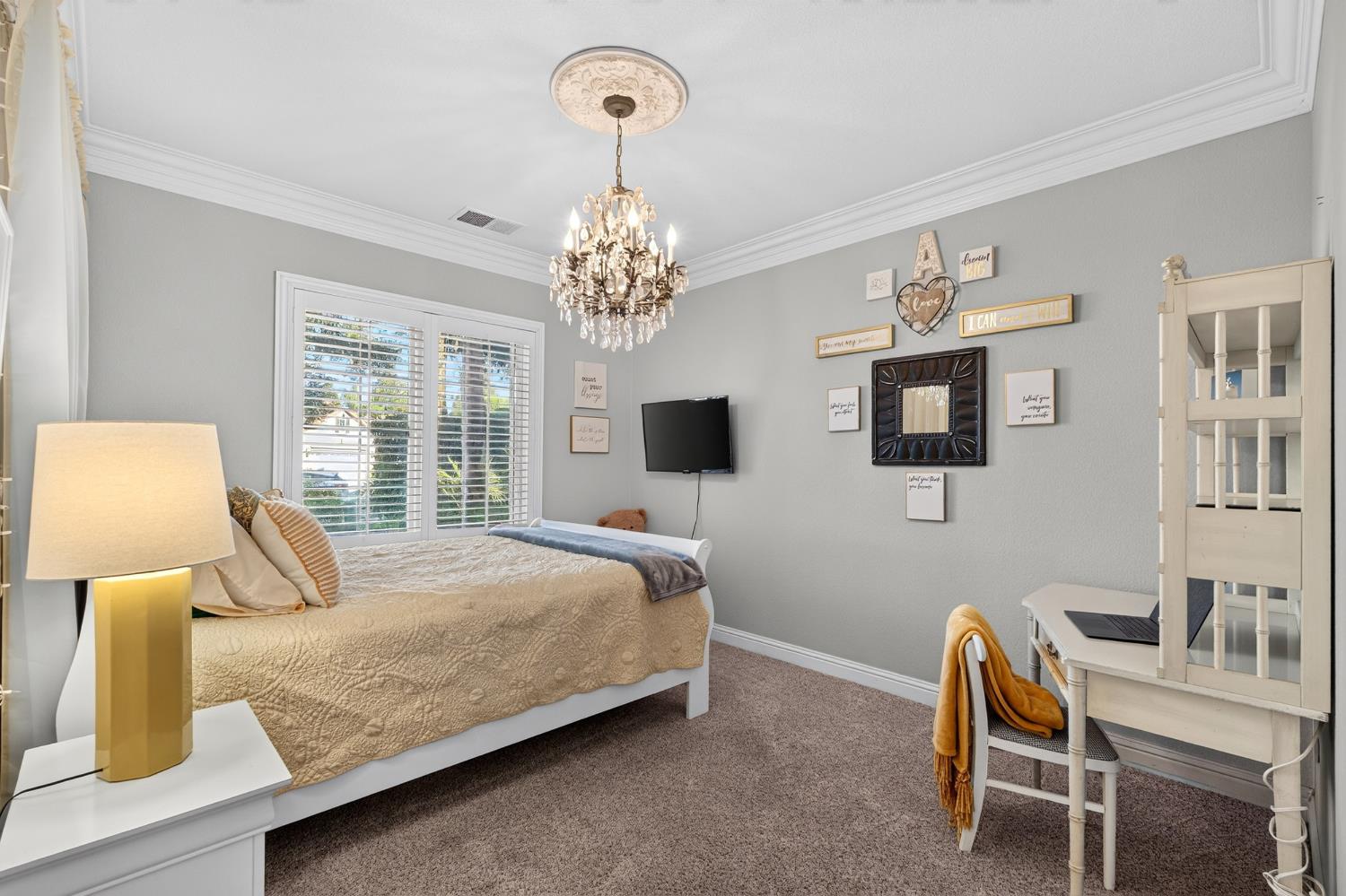 1720 N Filbert Ave, Clovis, CA 93619