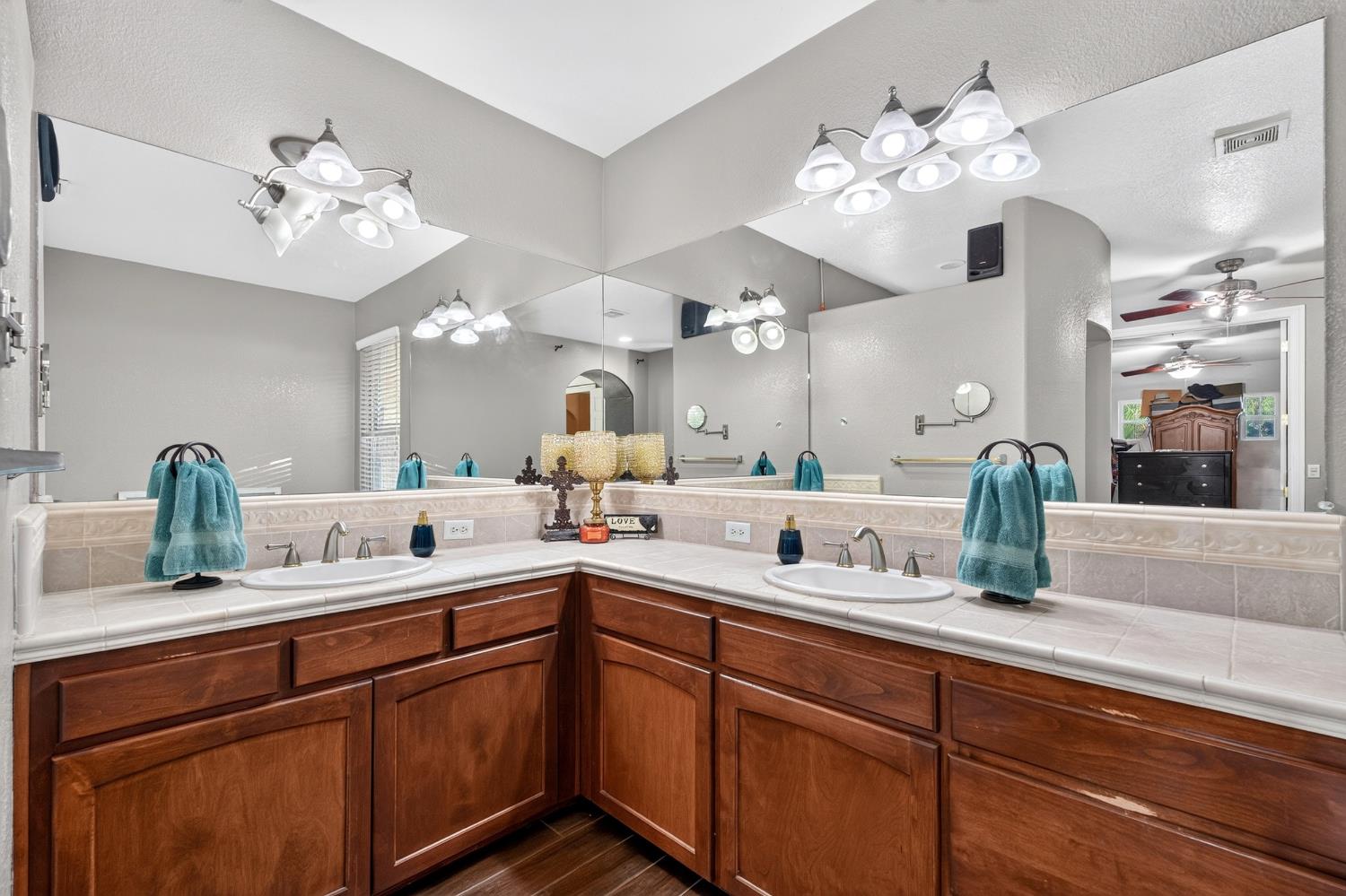 1720 N Filbert Ave, Clovis, CA 93619