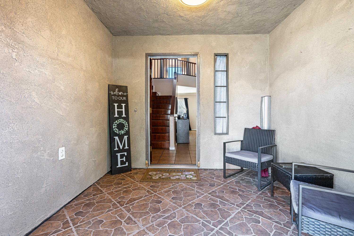 809 Alpha St, Tulare, CA 93274