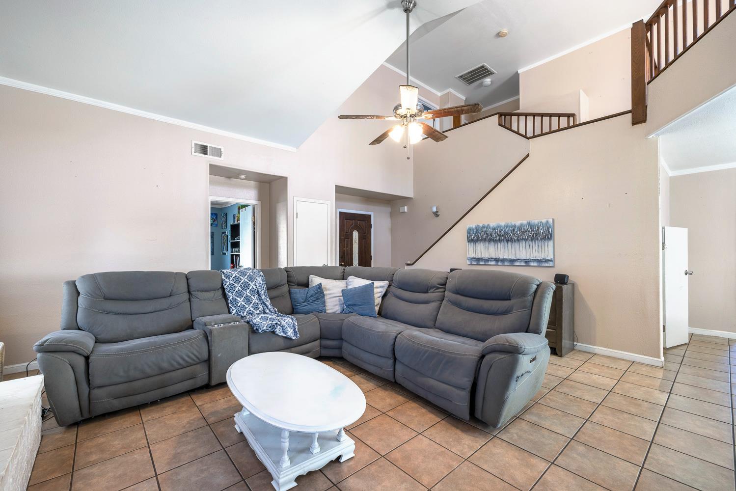 809 Alpha St, Tulare, CA 93274