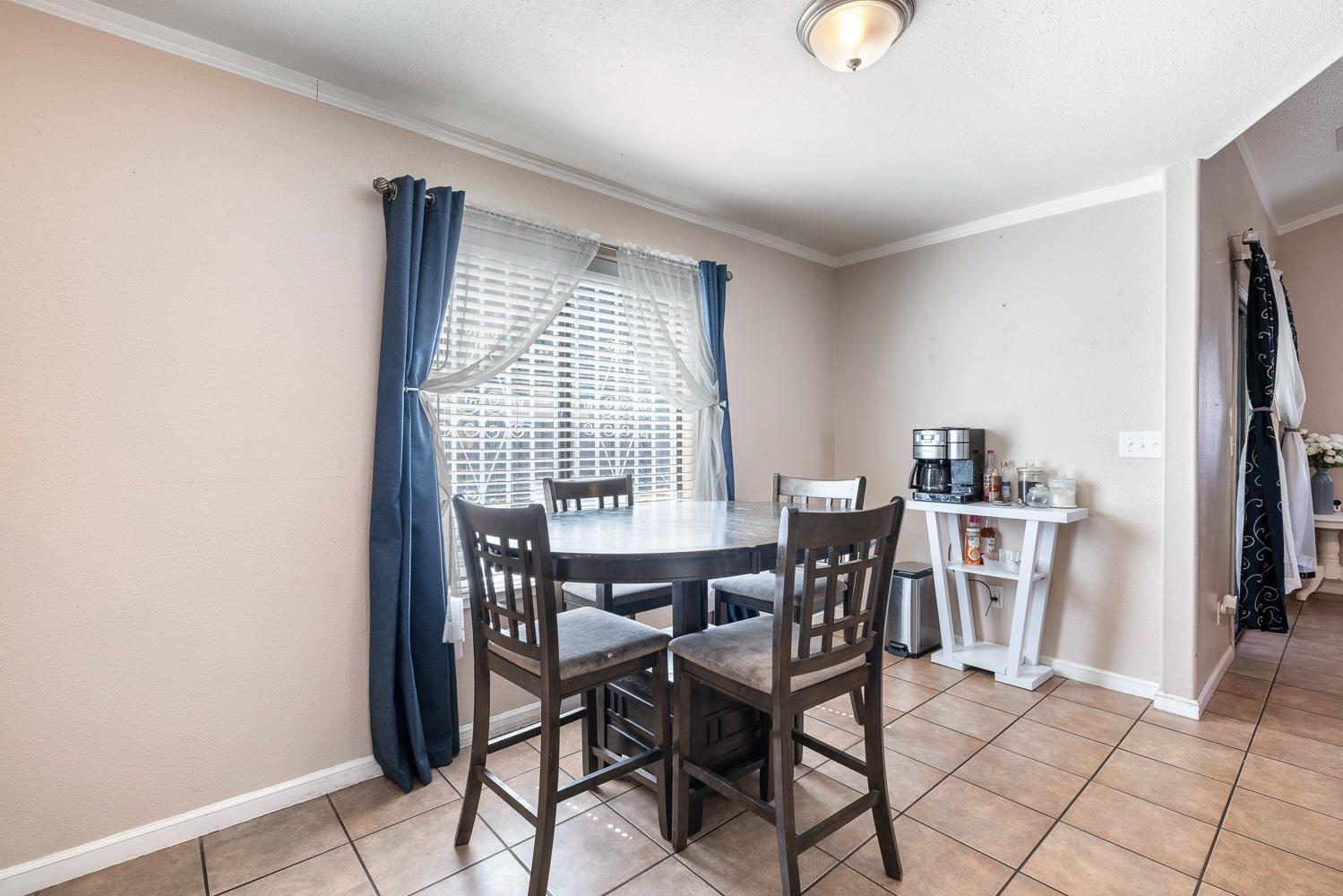 809 Alpha St, Tulare, CA 93274