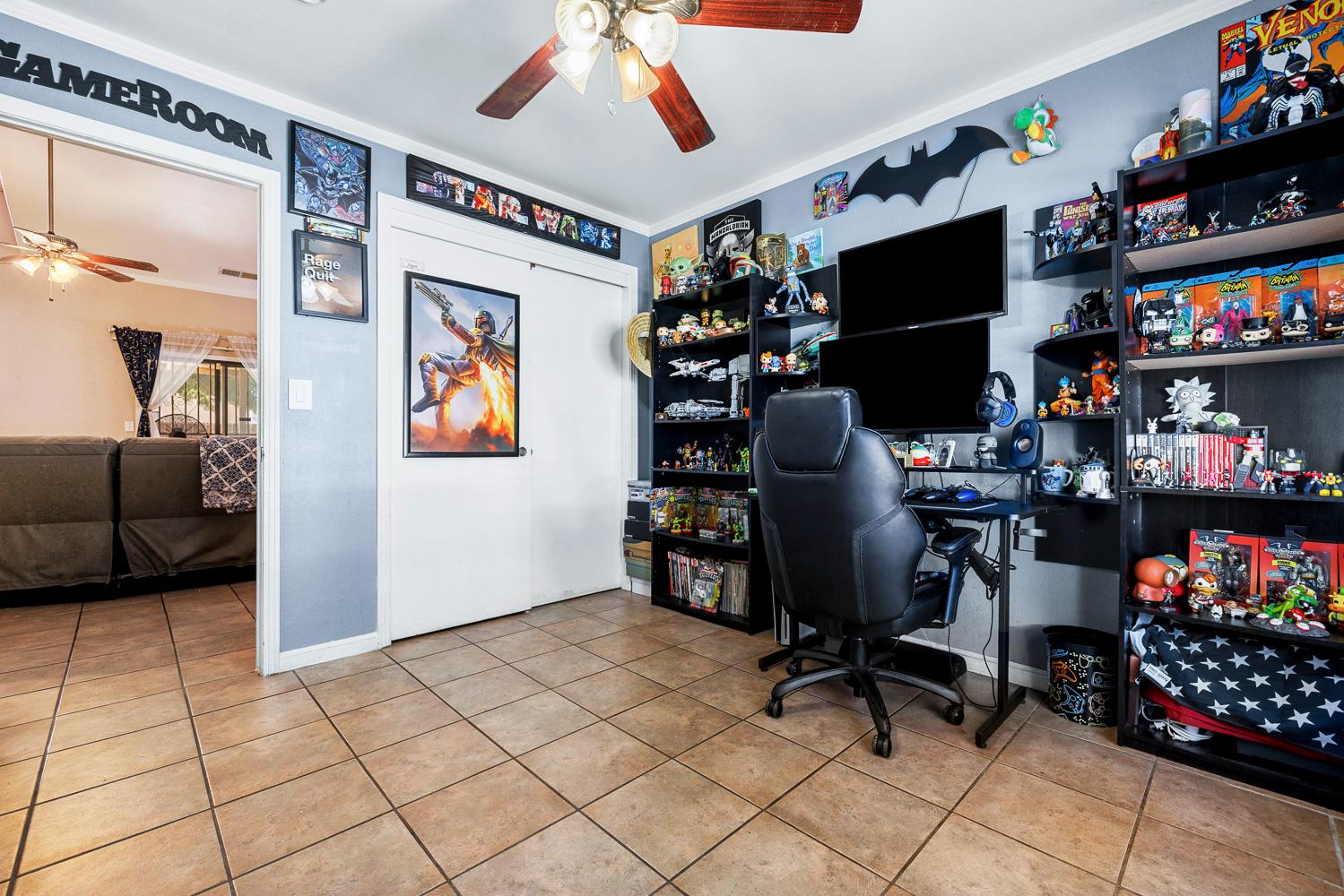 809 Alpha St, Tulare, CA 93274