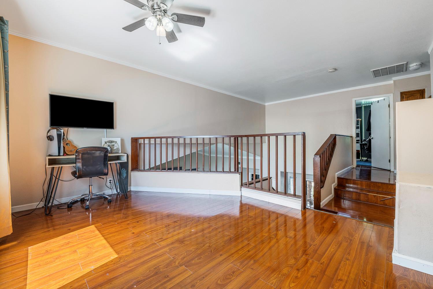 809 Alpha St, Tulare, CA 93274