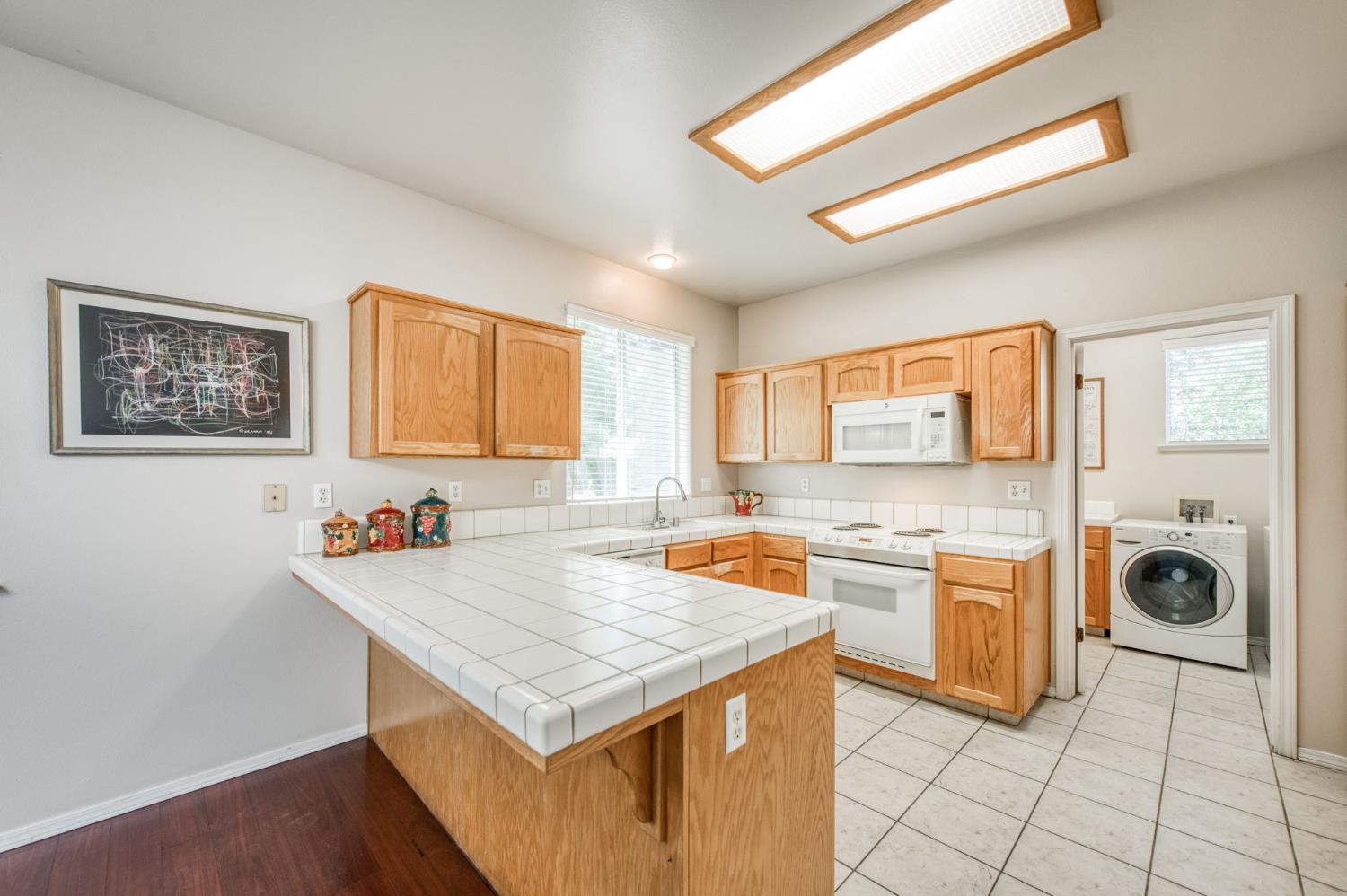1083 E Monticello Cir, Fresno, CA 93720
