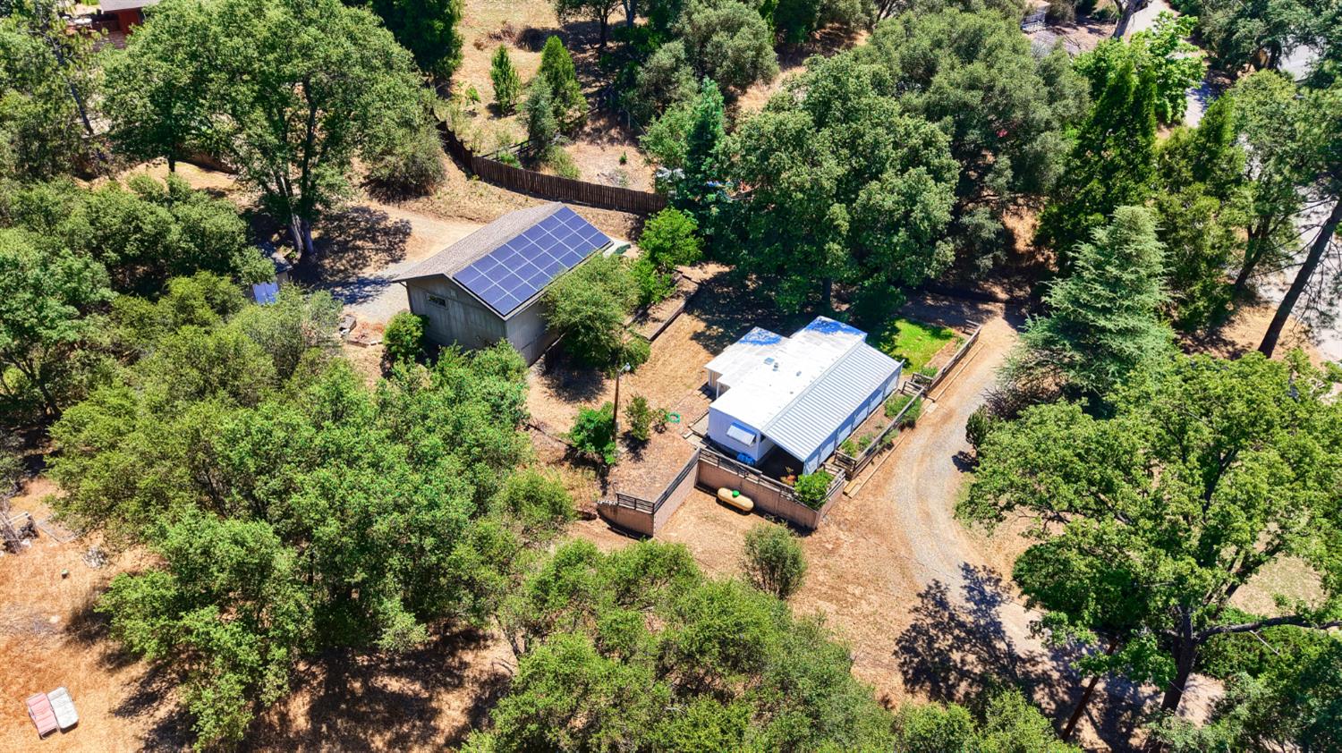 39597 Evergreen Dr, Oakhurst, CA 93644