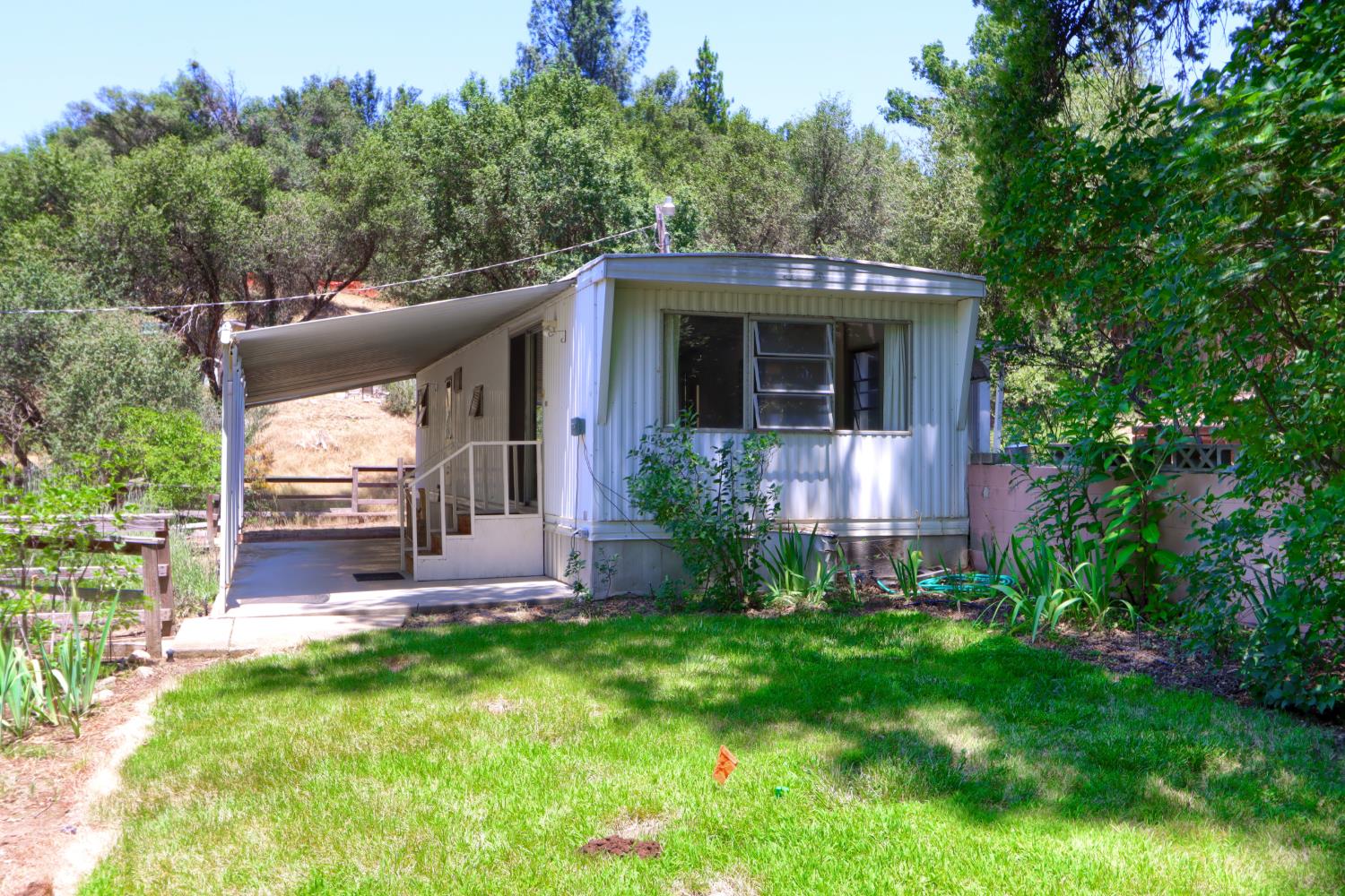 39597 Evergreen Dr, Oakhurst, CA 93644
