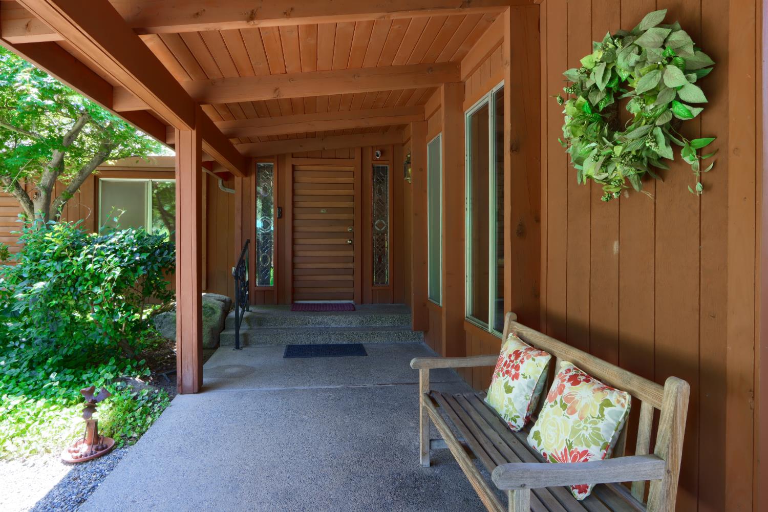 39597 Evergreen Dr, Oakhurst, CA 93644