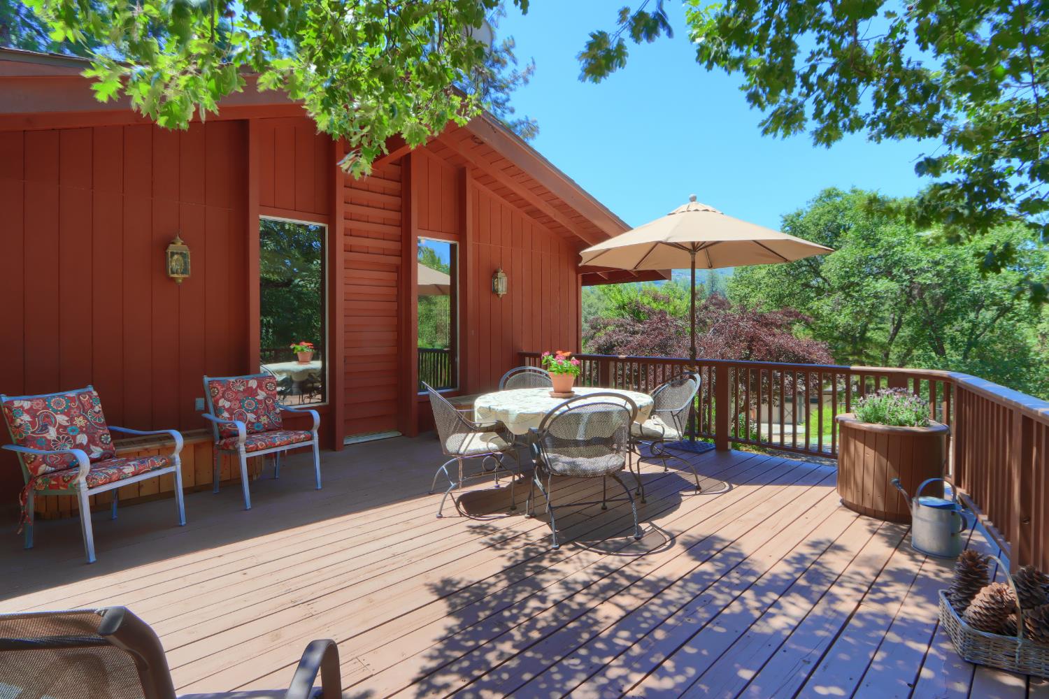 39597 Evergreen Dr, Oakhurst, CA 93644