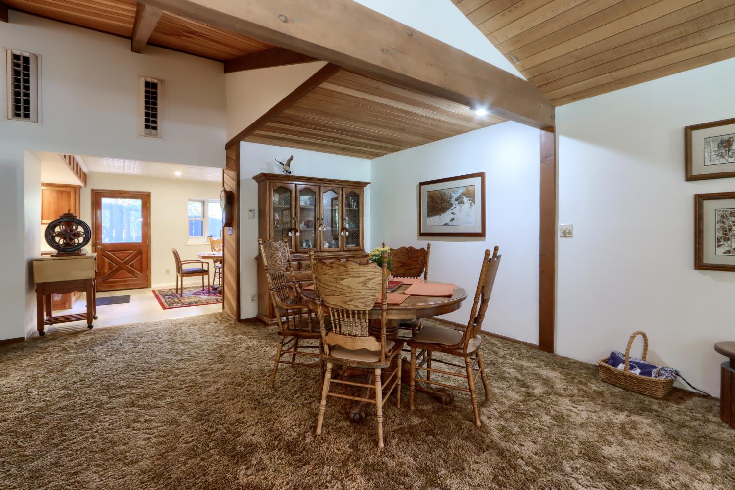 39597 Evergreen Dr, Oakhurst, CA 93644