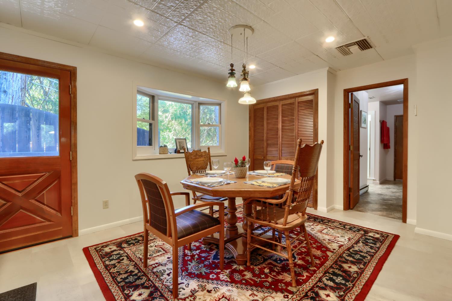 39597 Evergreen Dr, Oakhurst, CA 93644