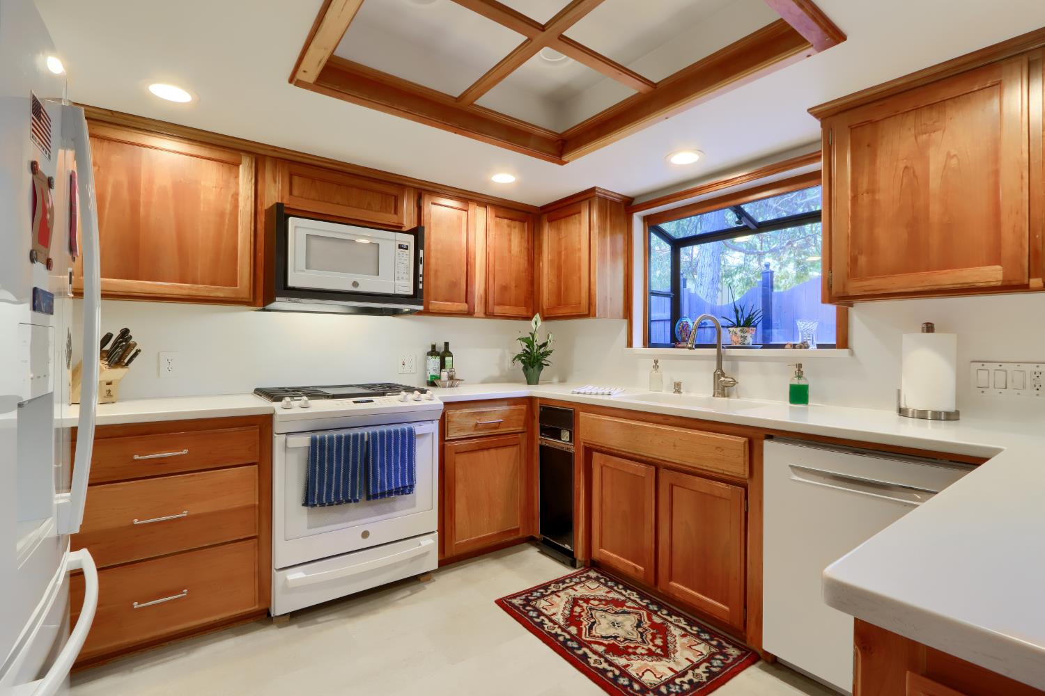 39597 Evergreen Dr, Oakhurst, CA 93644