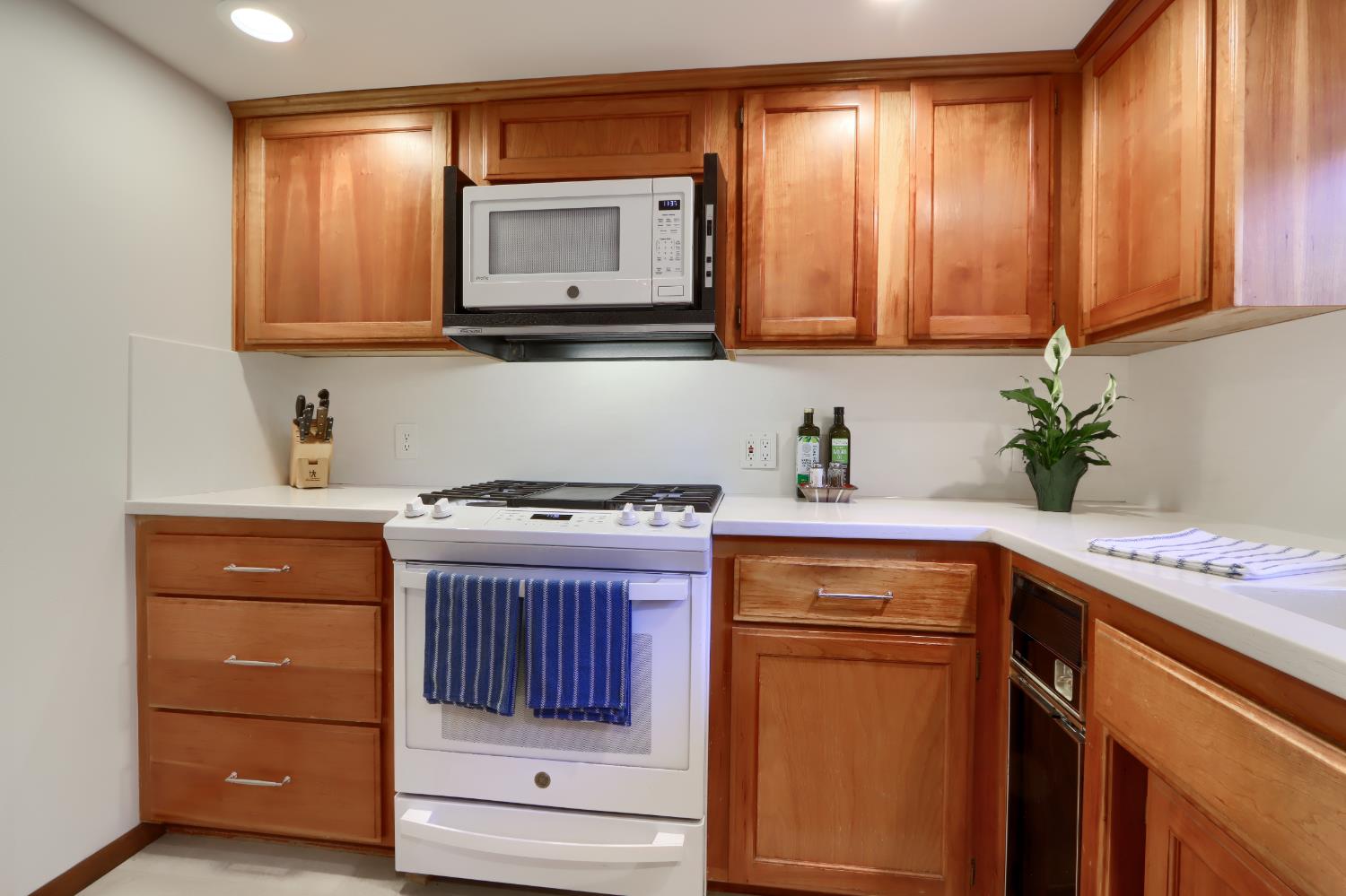 39597 Evergreen Dr, Oakhurst, CA 93644