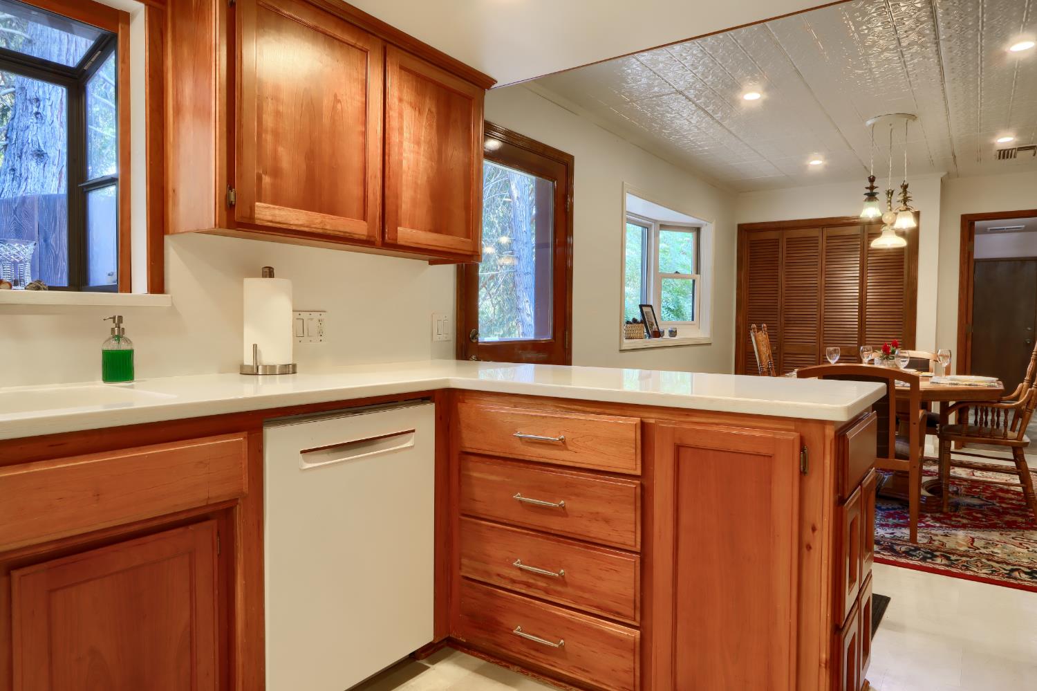 39597 Evergreen Dr, Oakhurst, CA 93644
