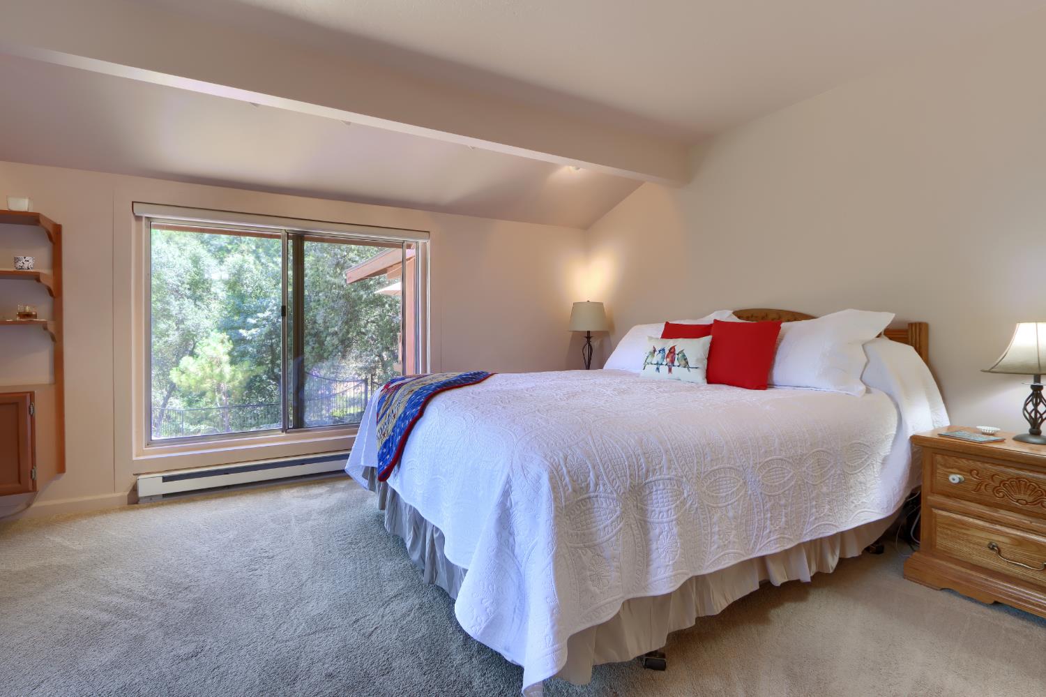 39597 Evergreen Dr, Oakhurst, CA 93644