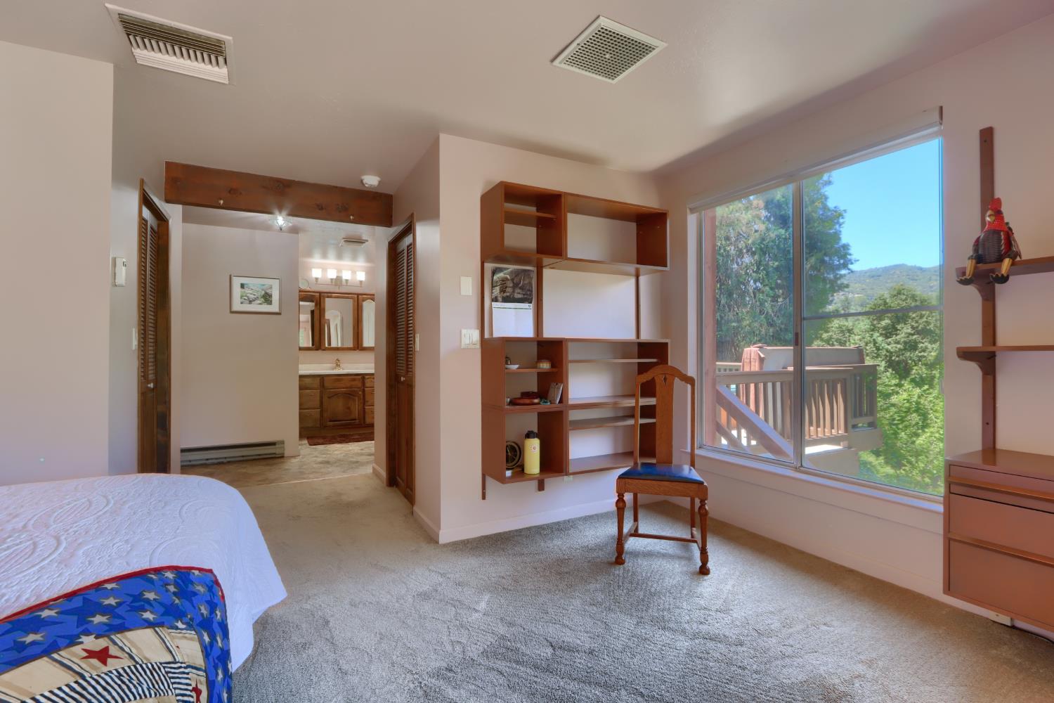 39597 Evergreen Dr, Oakhurst, CA 93644