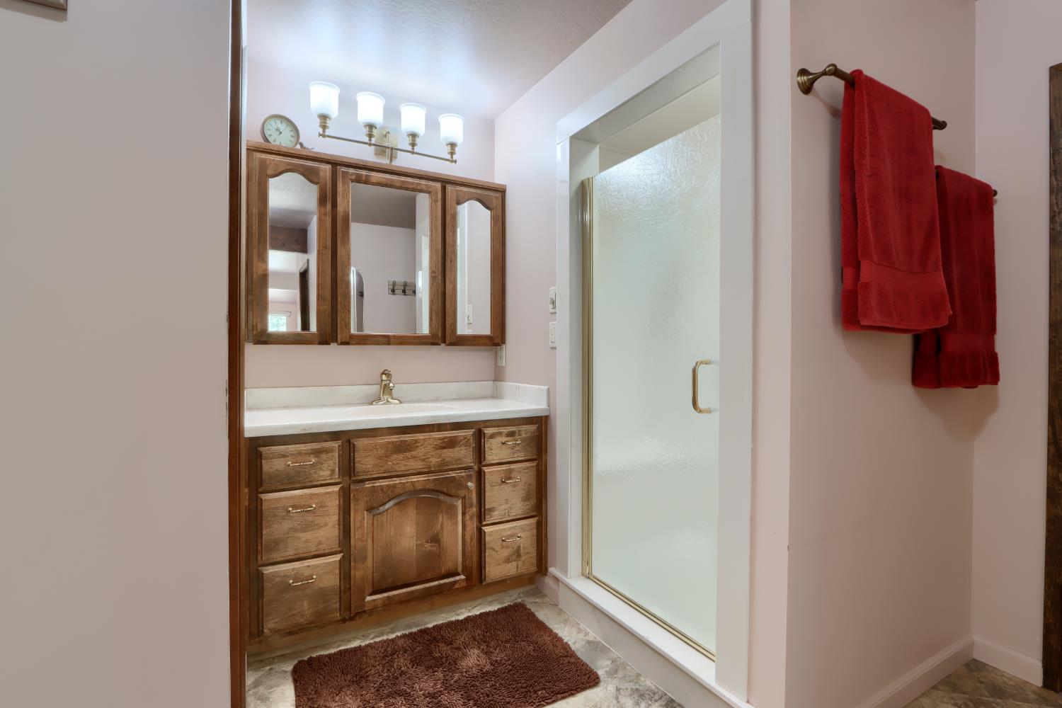 39597 Evergreen Dr, Oakhurst, CA 93644