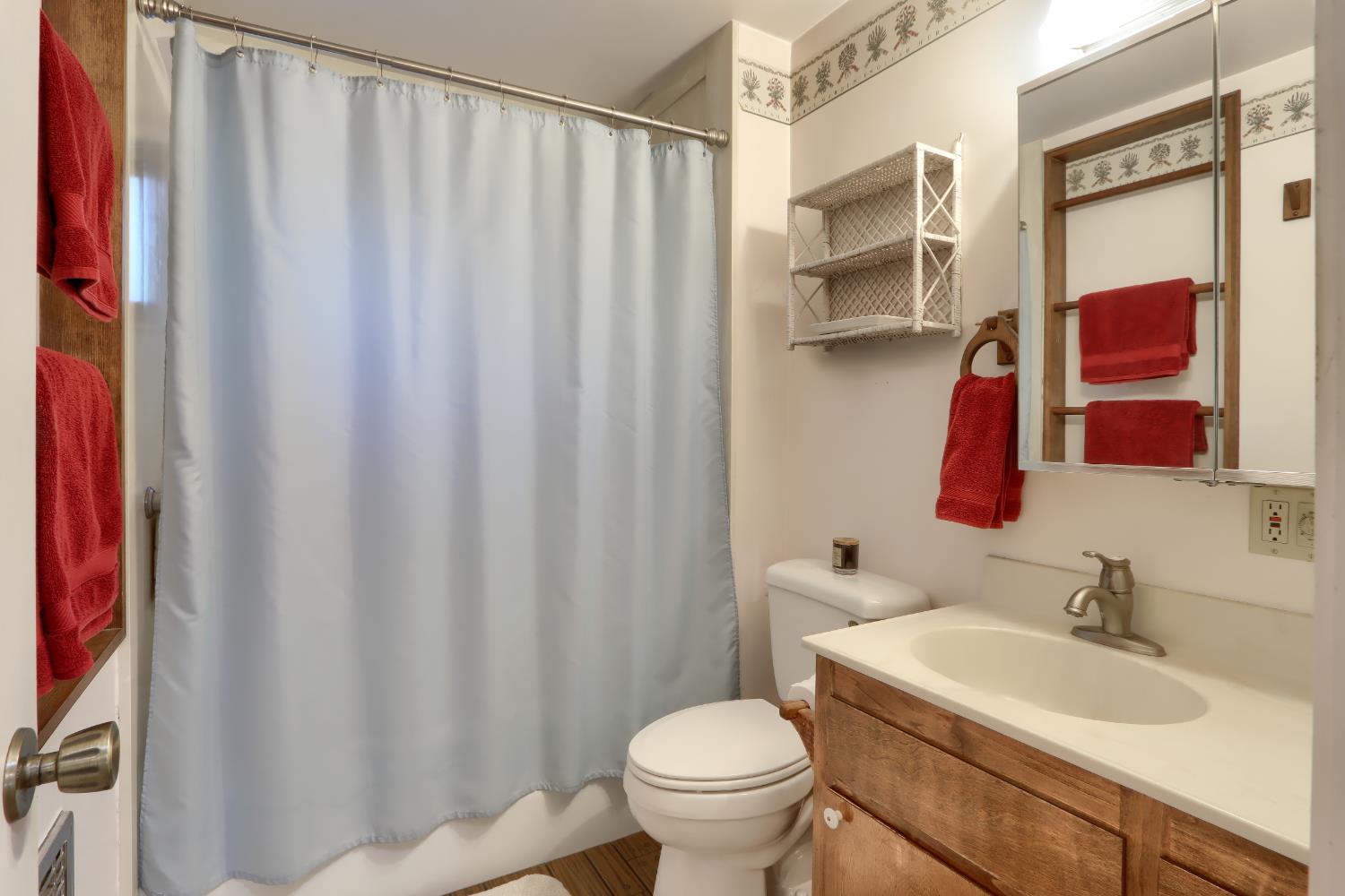 39597 Evergreen Dr, Oakhurst, CA 93644