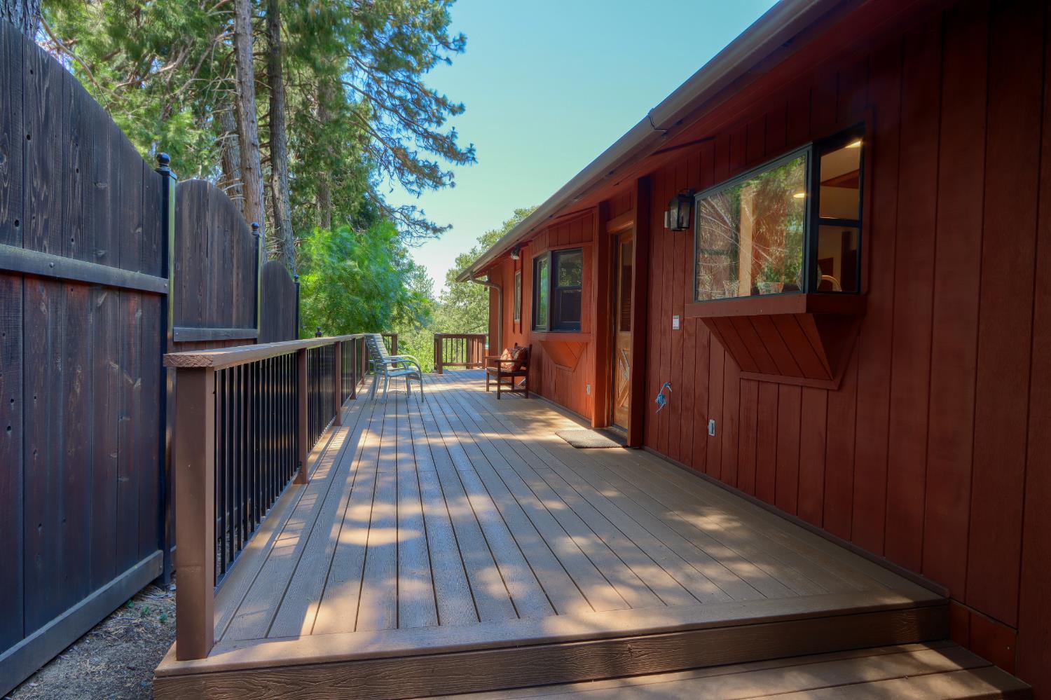 39597 Evergreen Dr, Oakhurst, CA 93644