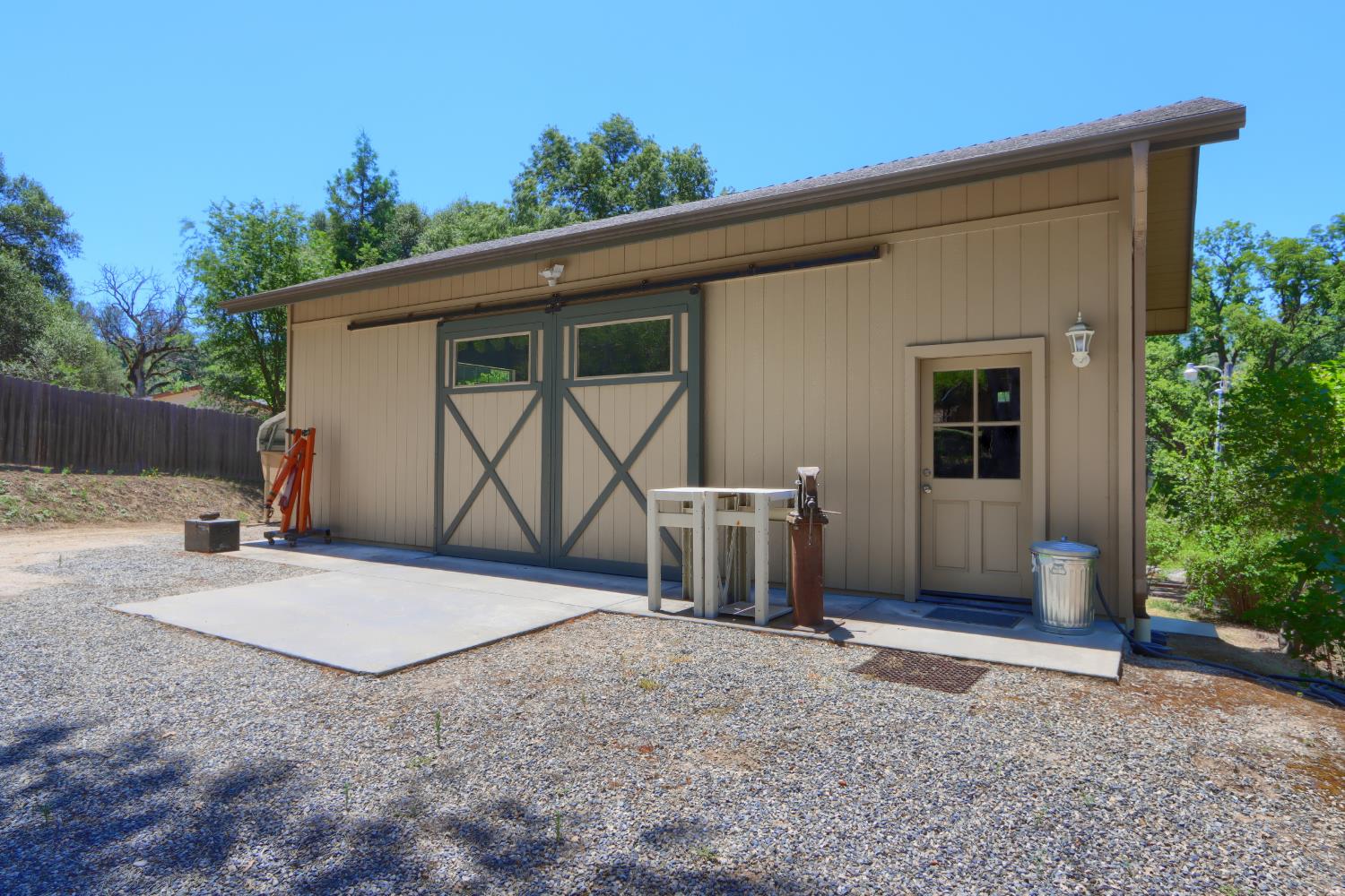 39597 Evergreen Dr, Oakhurst, CA 93644