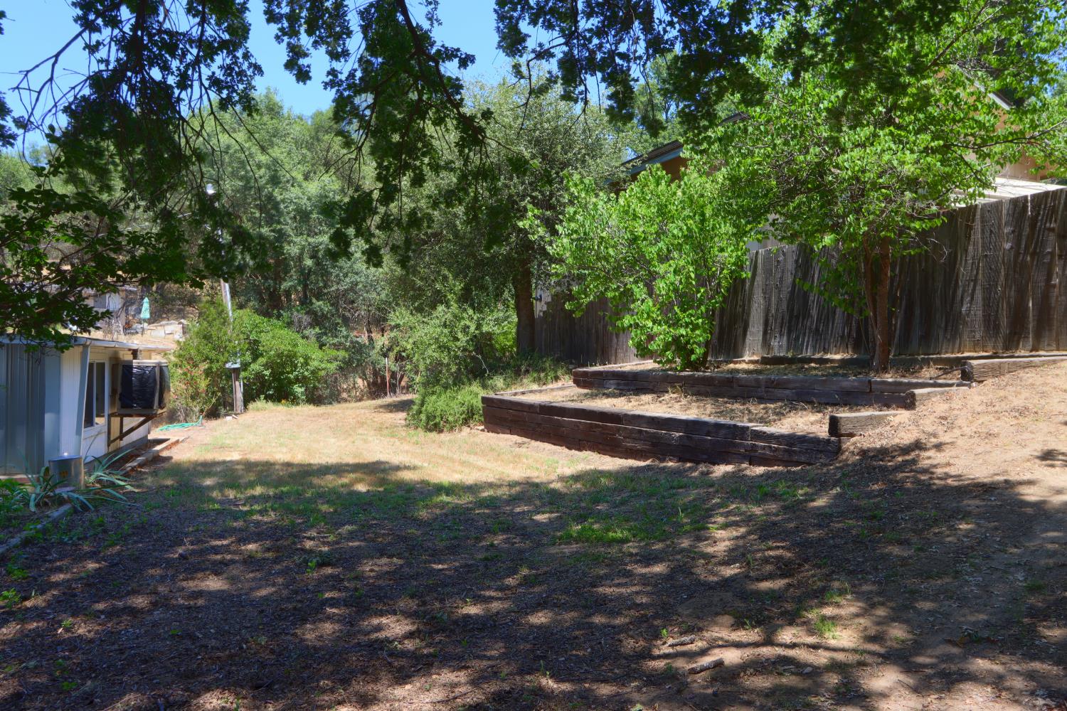 39597 Evergreen Dr, Oakhurst, CA 93644