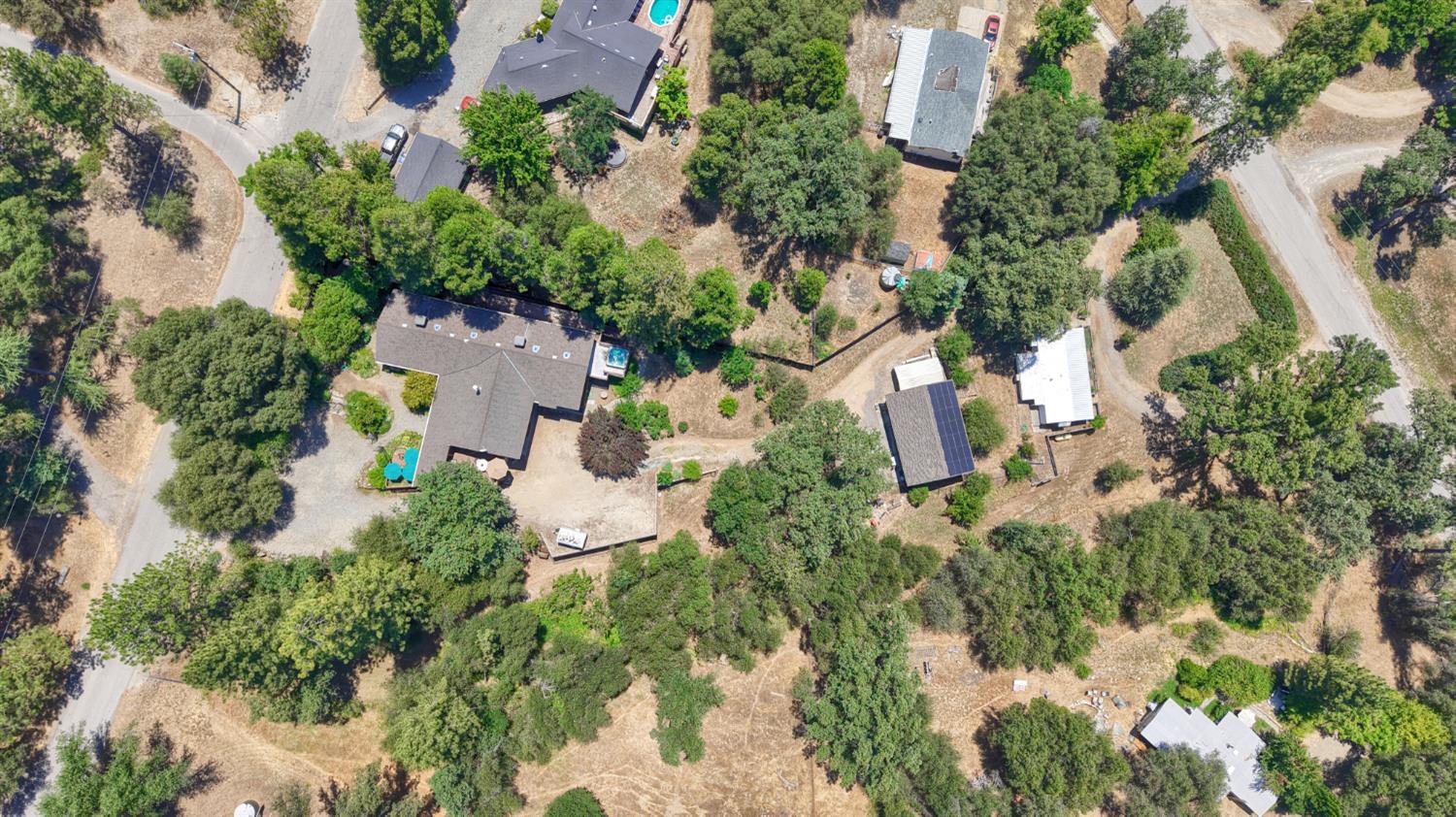 39597 Evergreen Dr, Oakhurst, CA 93644