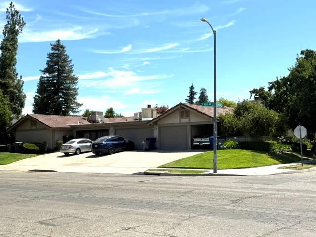 284 W Lexington Ave, Fresno, CA 93711