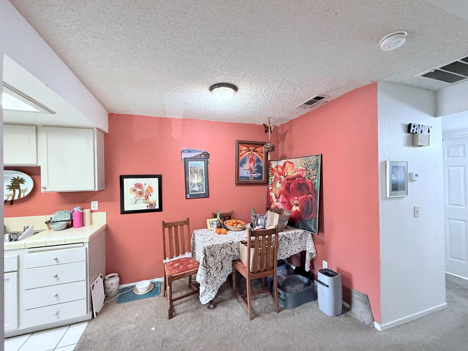 284 W Lexington Ave, Fresno, CA 93711
