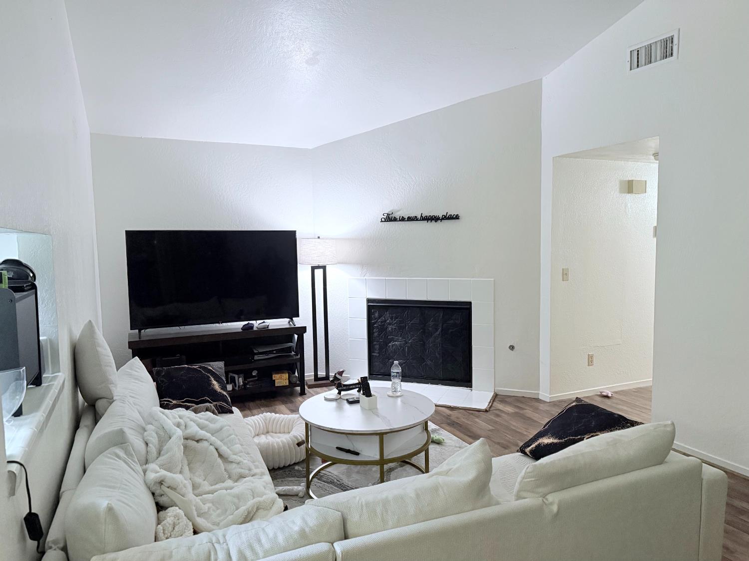 284 W Lexington Ave, Fresno, CA 93711