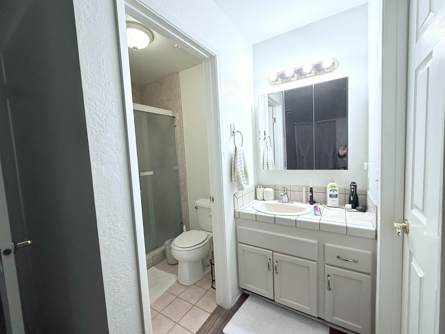 284 W Lexington Ave, Fresno, CA 93711